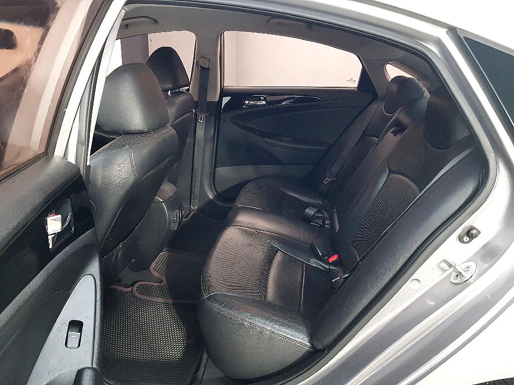 HYUNDAI Sonata - Vista 11