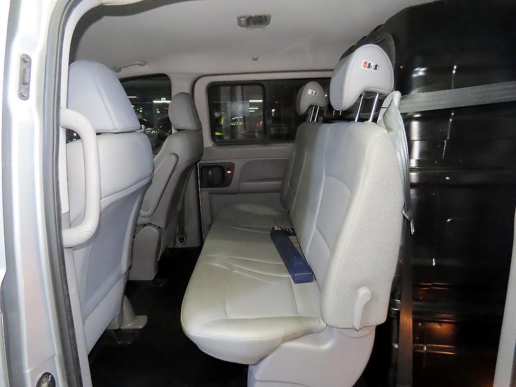 HYUNDAI Starex - Vista 9