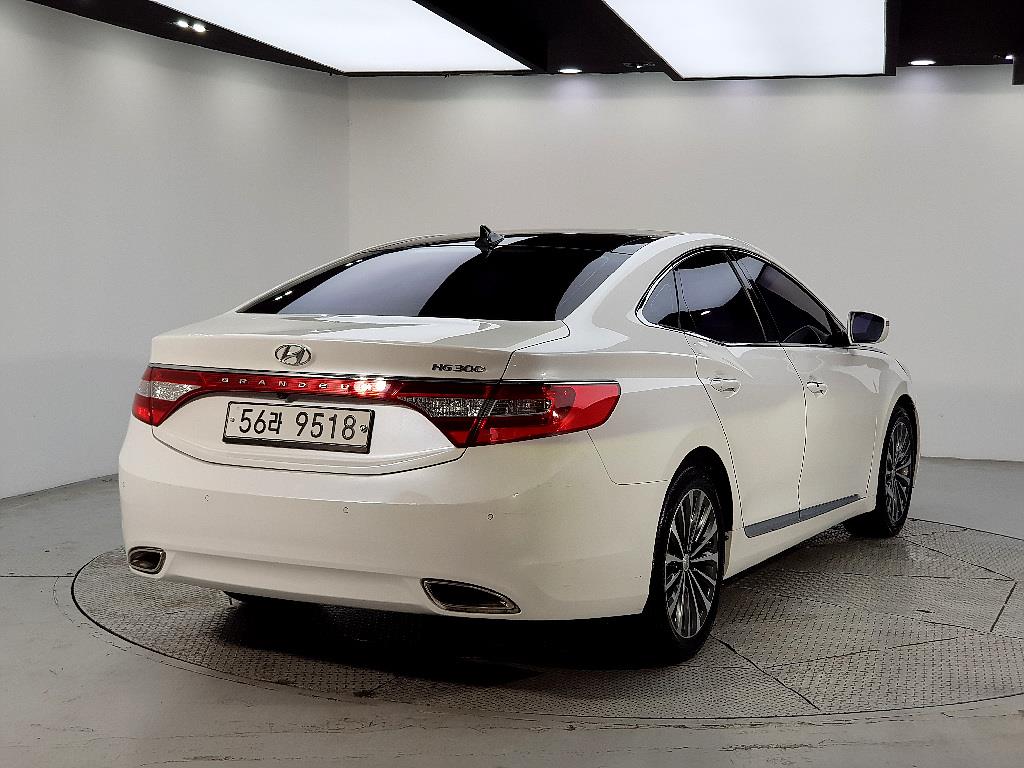 HYUNDAI Grandeur - Vista 6