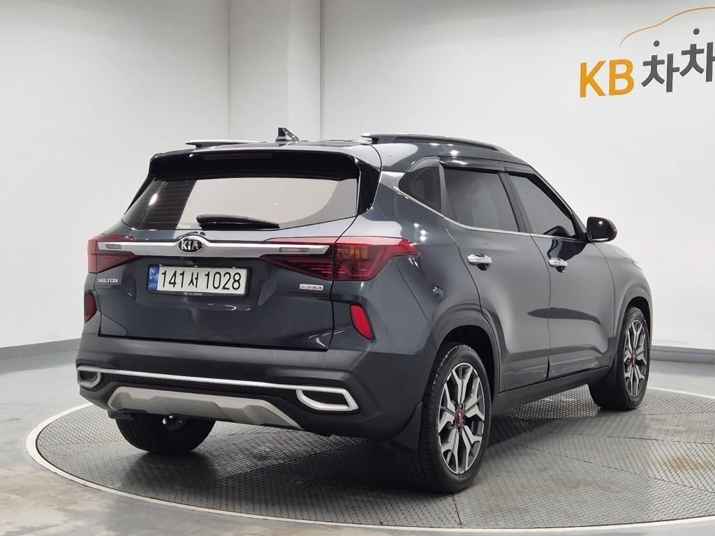 KIA Seltos - Vista 3