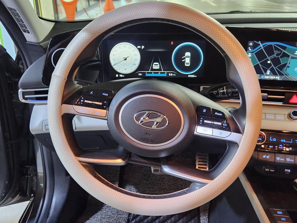 HYUNDAI Avante - Vista 8