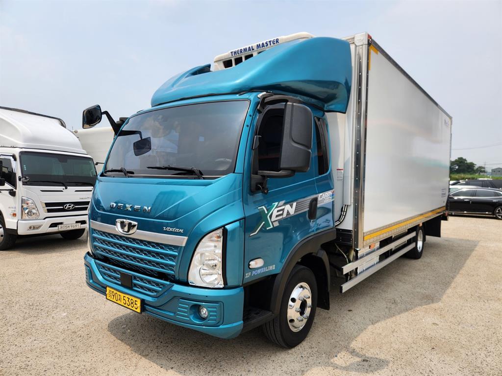medium and large cargo truck - Vista 3