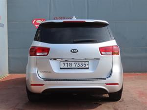KIA Carnival - Vista 8