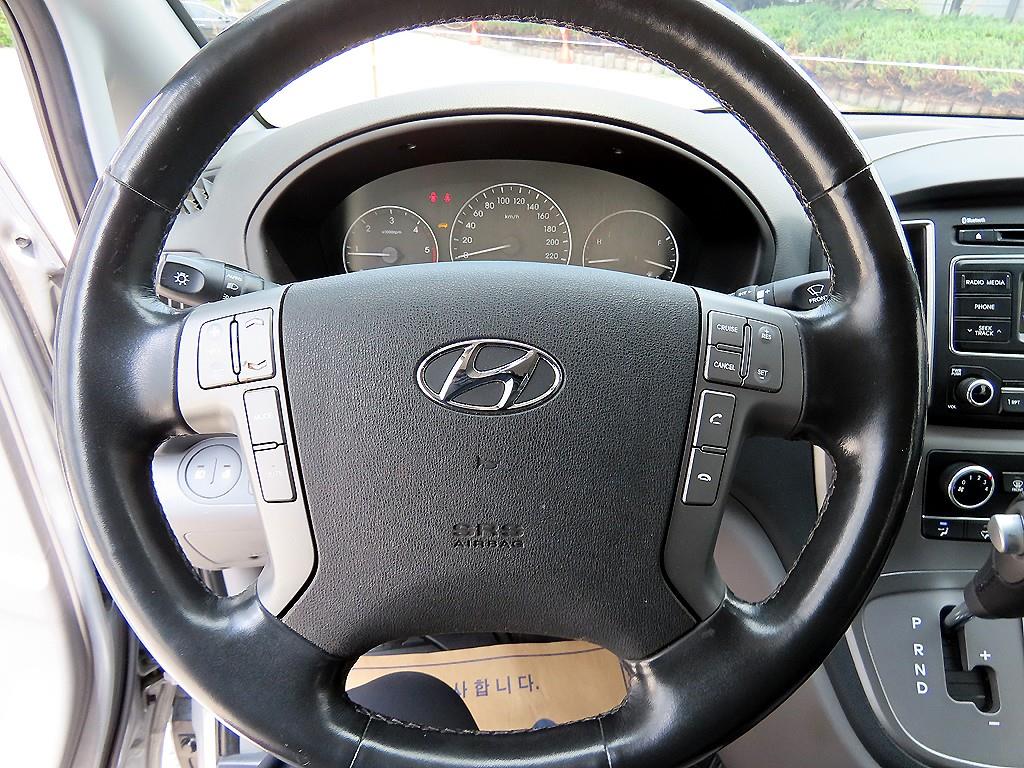 HYUNDAI Starex - Vista 8