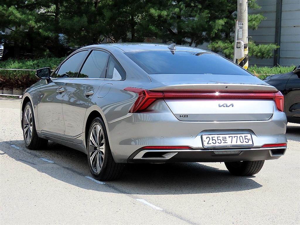 KIA K8 - Vista 3