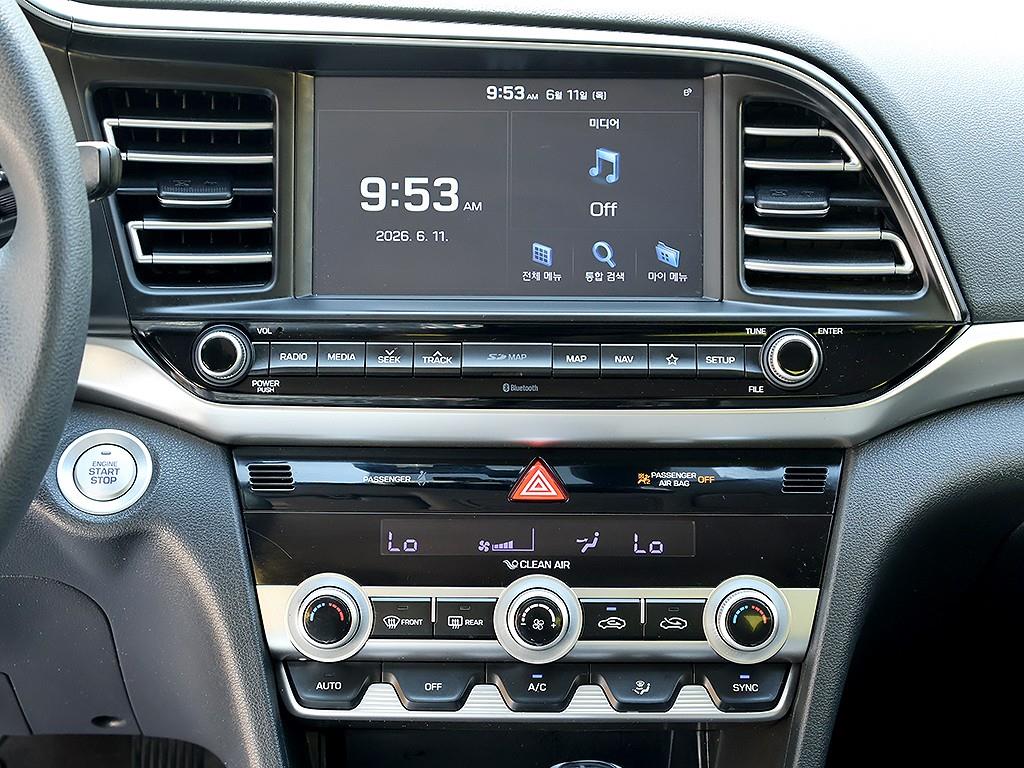 HYUNDAI Avante - Vista 11