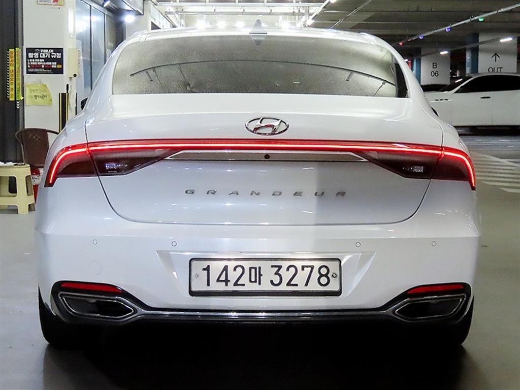 HYUNDAI Grandeur - Vista 5