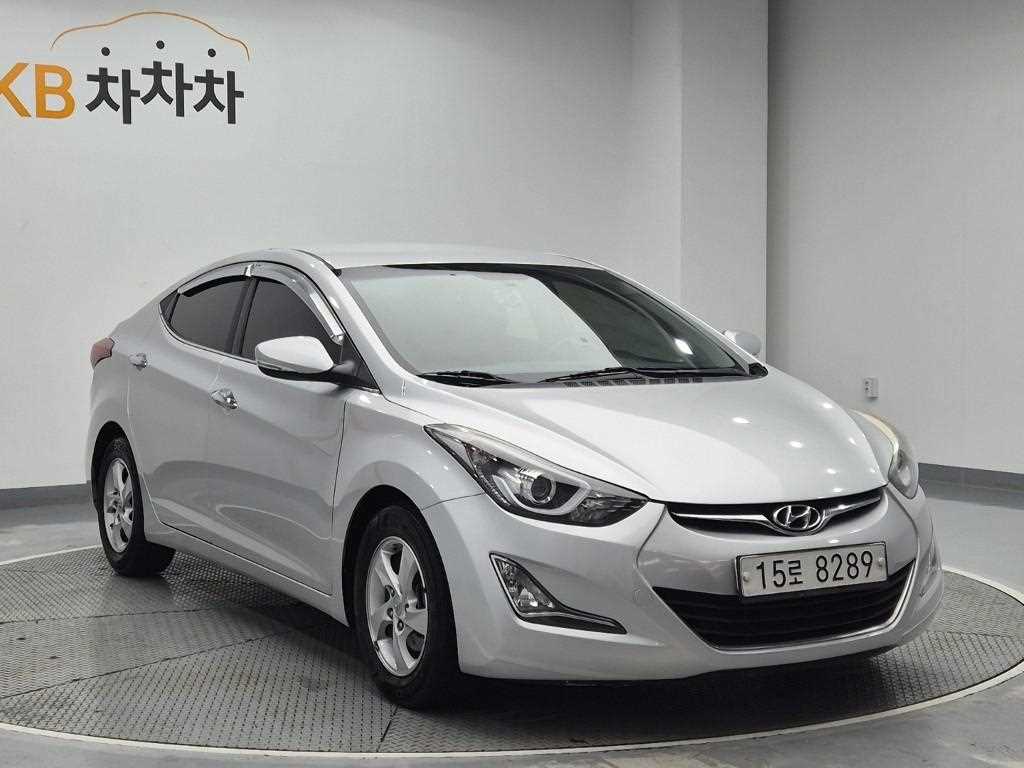 HYUNDAI Avante - Vista 6