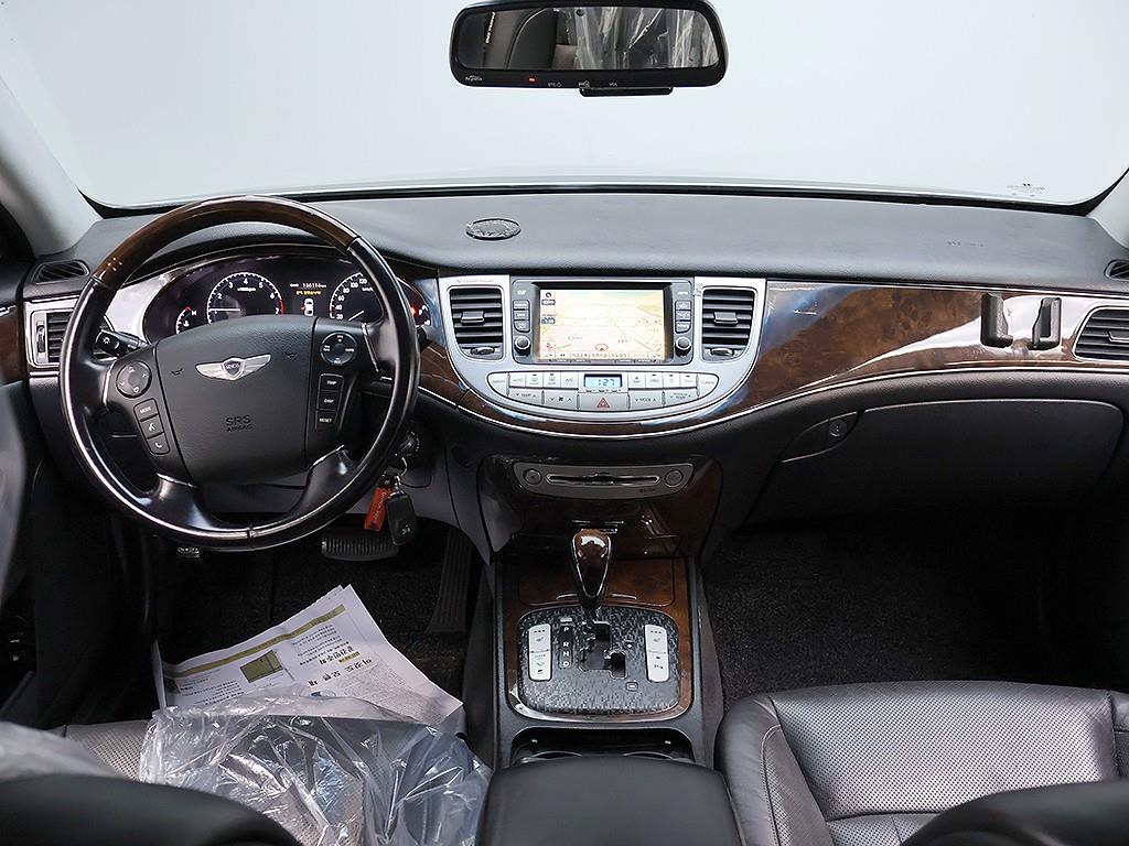 HYUNDAI Genesis - Vista 7