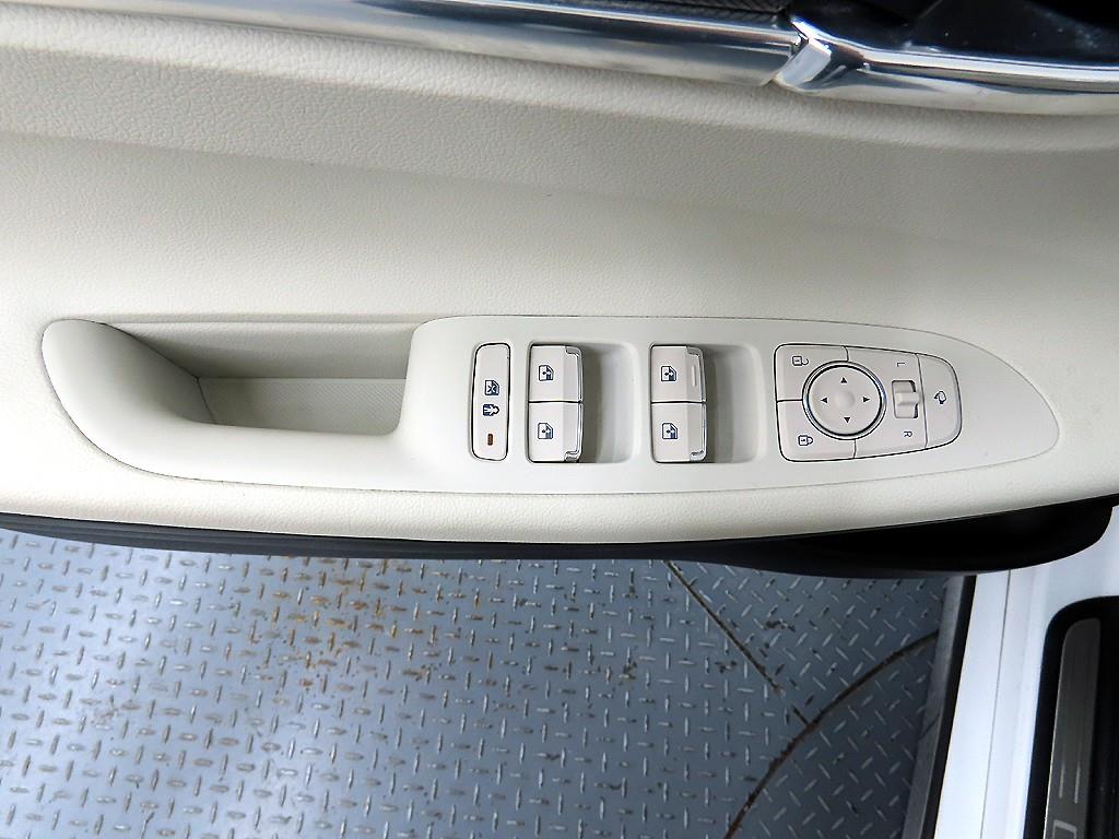 HYUNDAI Grandeur - Vista 11