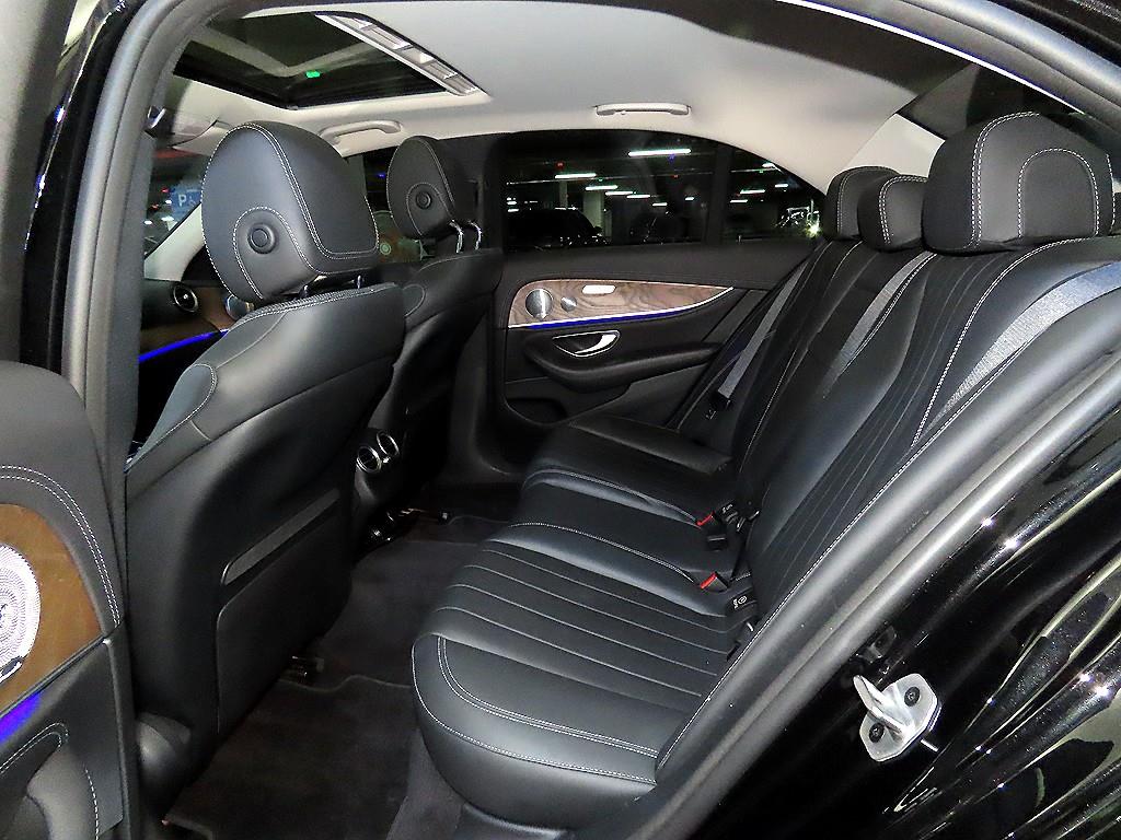 Mercedes Benz E class - Vista 7
