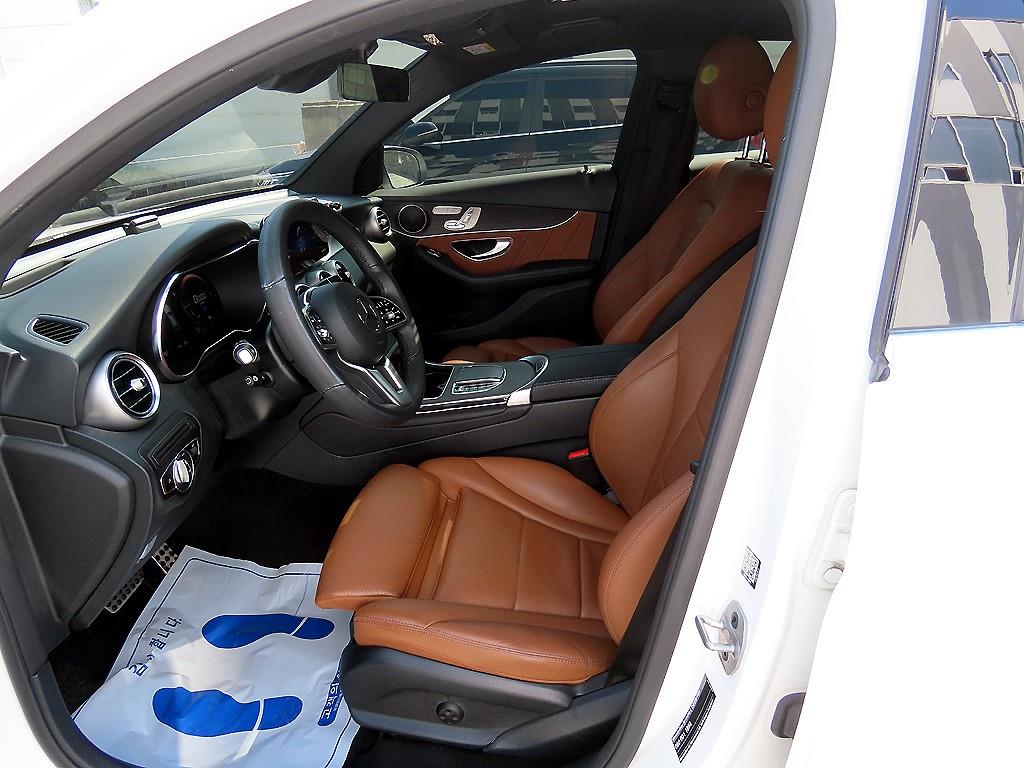 Mercedes Benz GLC Class - Vista 5