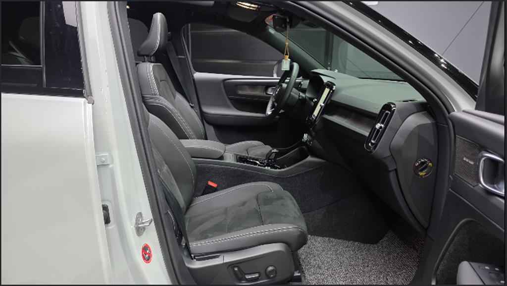 Volvo XC40 2024 Blanco - Importación desde Corea - HF Imports Iquique - Foto 19