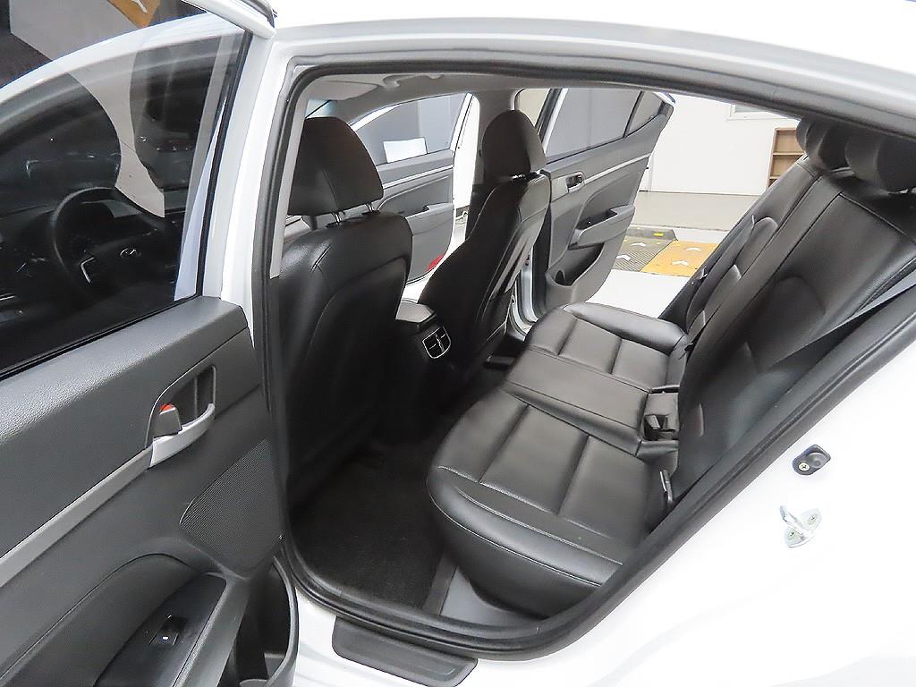 HYUNDAI Avante 2016 Blanco - Importación desde Corea - HF Imports Iquique - Foto 8