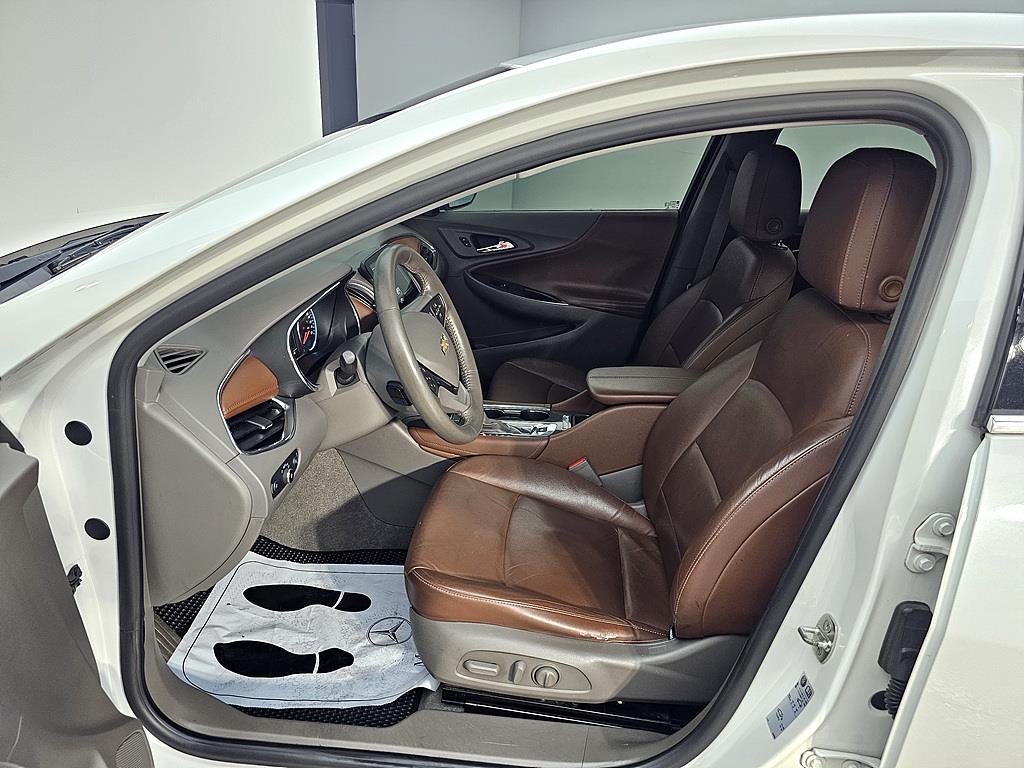 Chevrolet Malibu - Vista 10