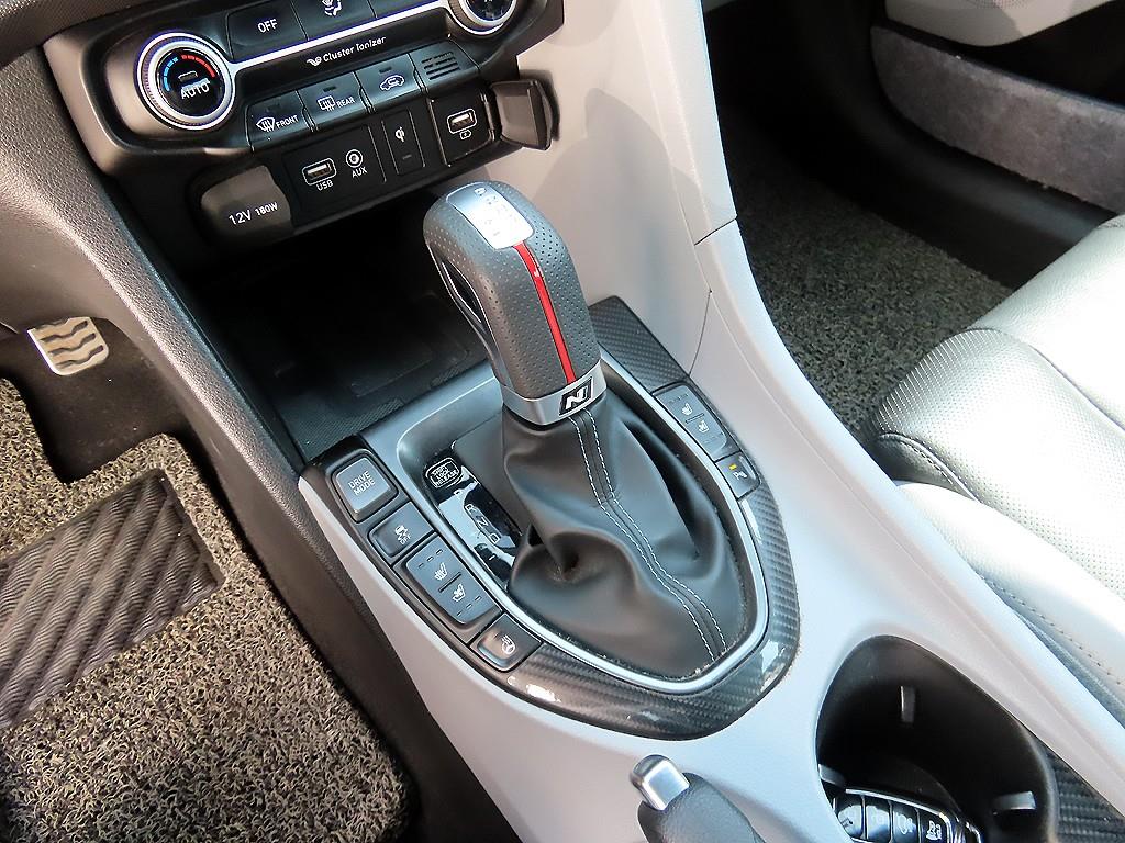 HYUNDAI Veloster - Vista 11