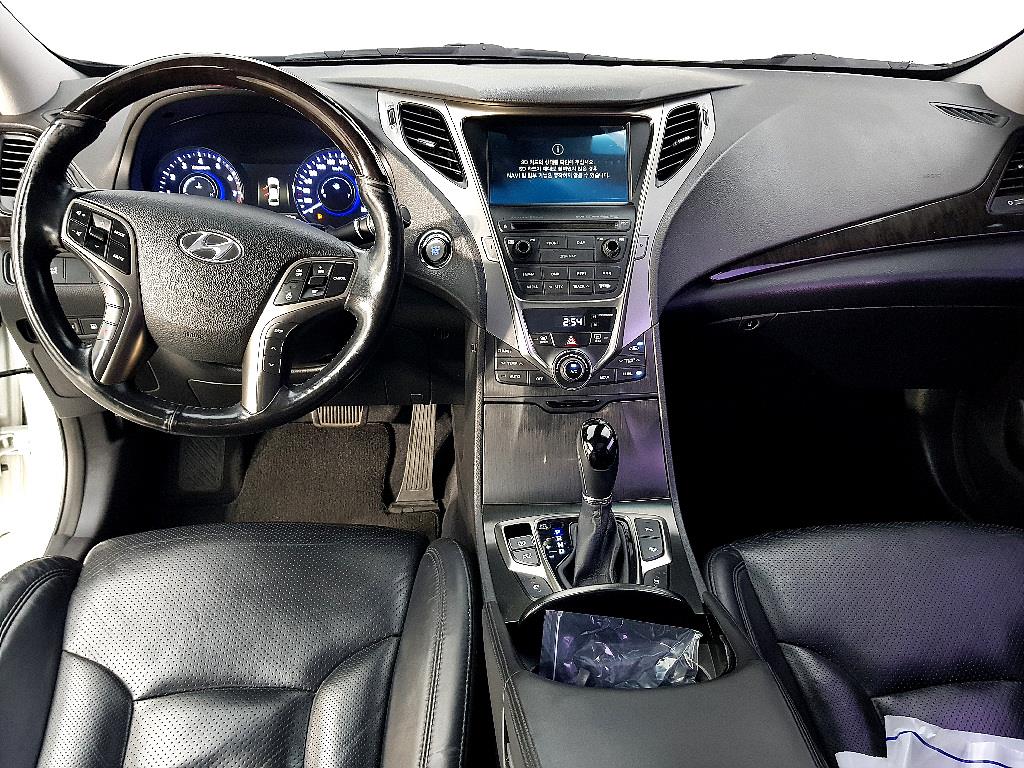 HYUNDAI Grandeur - Vista 7