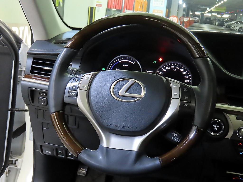 Lexus ES - Vista 8
