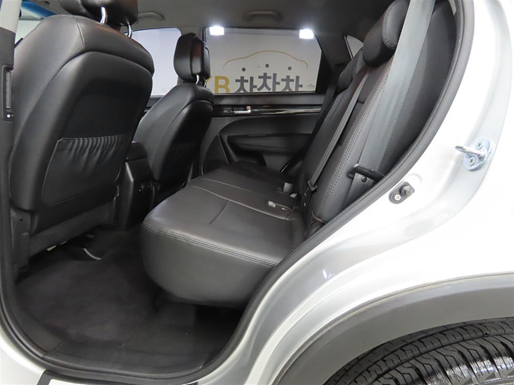 KIA Sorento - Vista 8