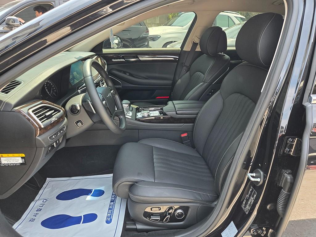 Genesis G90 - Vista 5