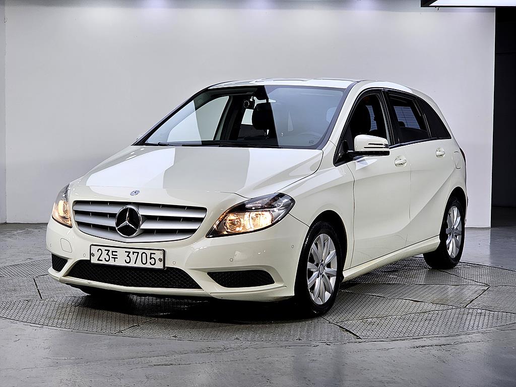 Mercedes Benz B Class (MY B) - Vista 2