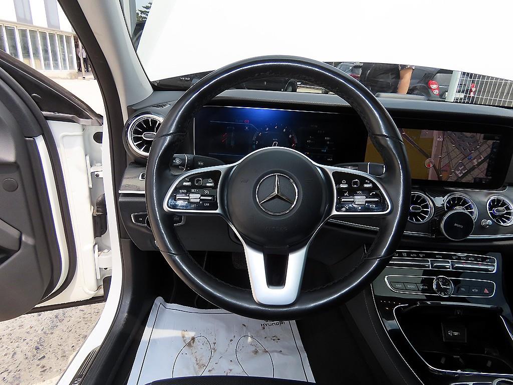 Mercedes Benz E class - Vista 8