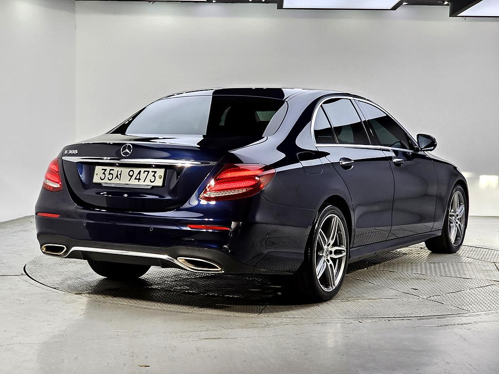 Mercedes Benz E class - Vista 6