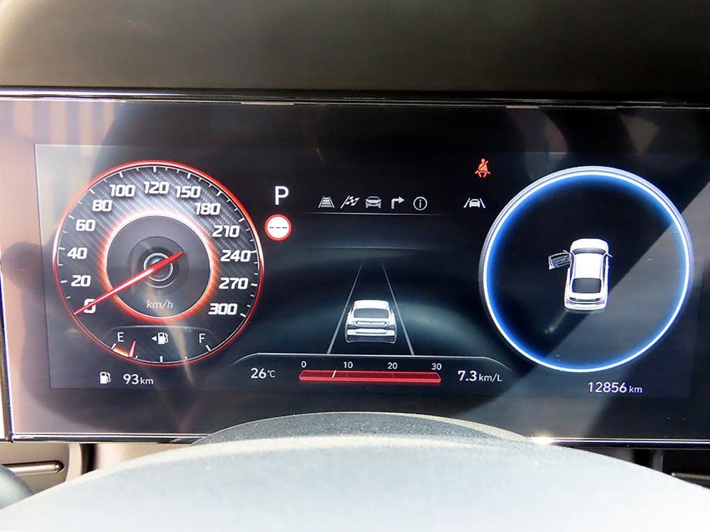 HYUNDAI Avante - Vista 9