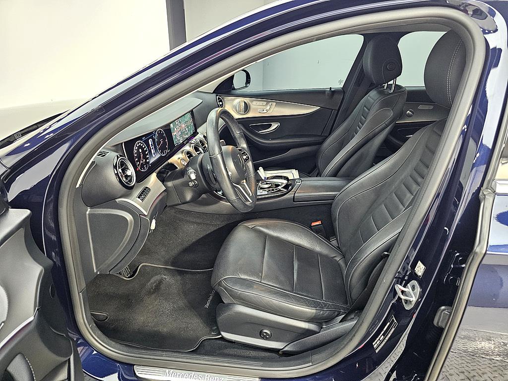 Mercedes Benz E class - Vista 10