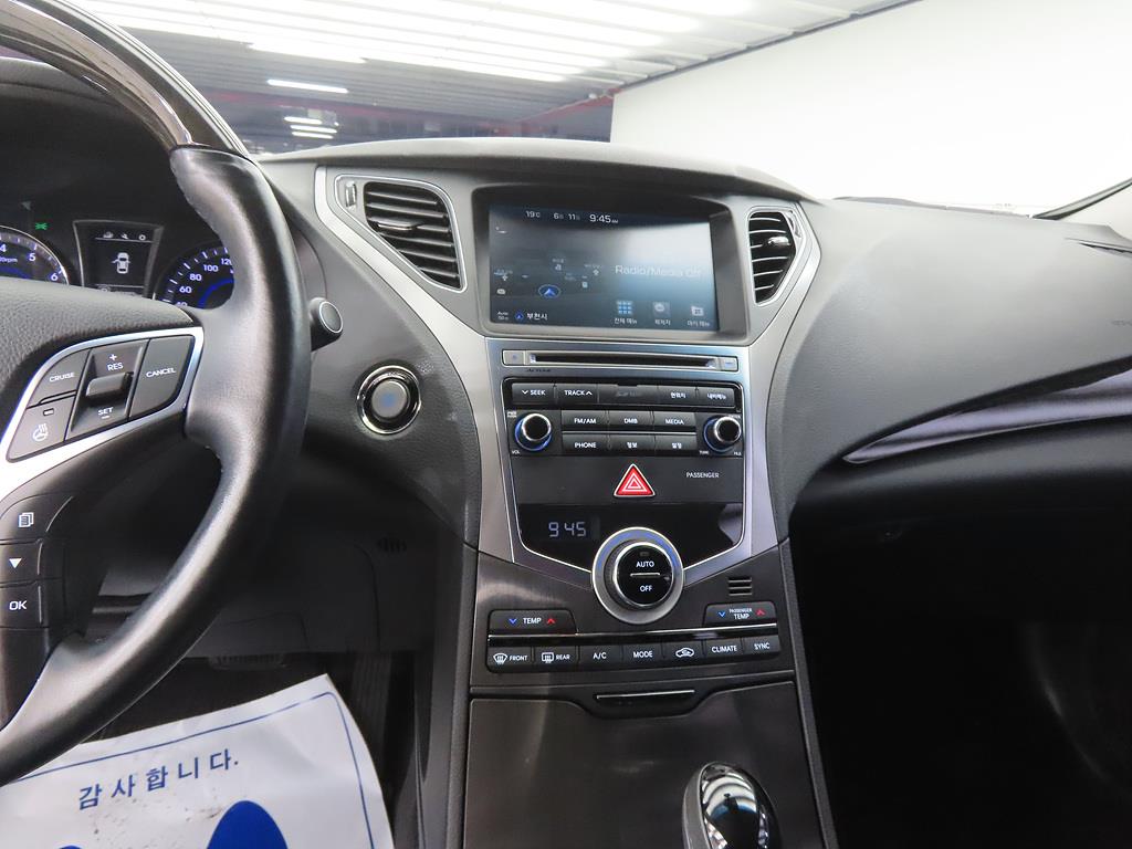HYUNDAI Grandeur - Vista 10
