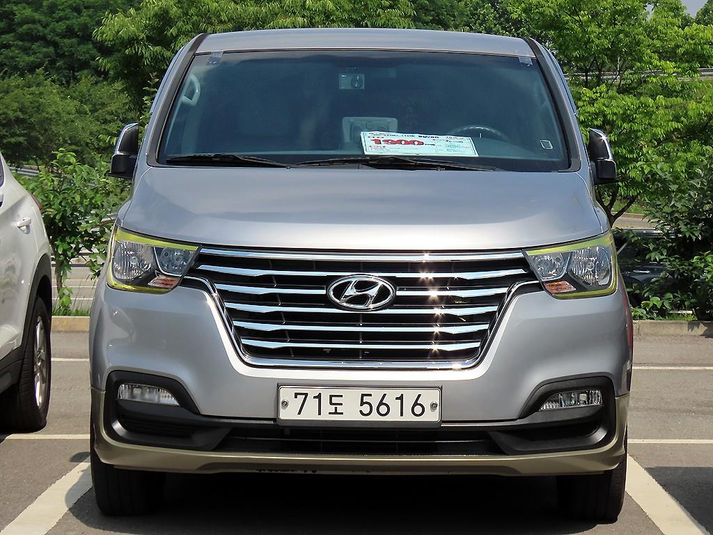 HYUNDAI Starex 2018 Gris - Importación desde Corea - HF Imports Iquique - Foto 1