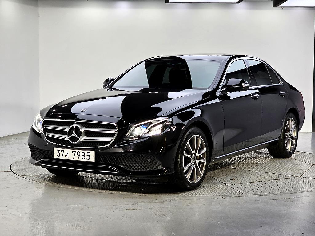 Mercedes Benz E class 2019 Negro - Importación desde Corea - HF Imports Iquique - Foto 1