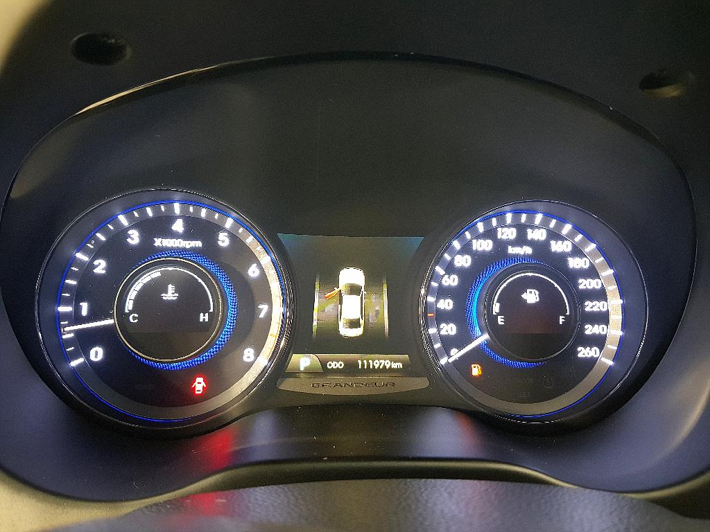 HYUNDAI Grandeur - Vista 9
