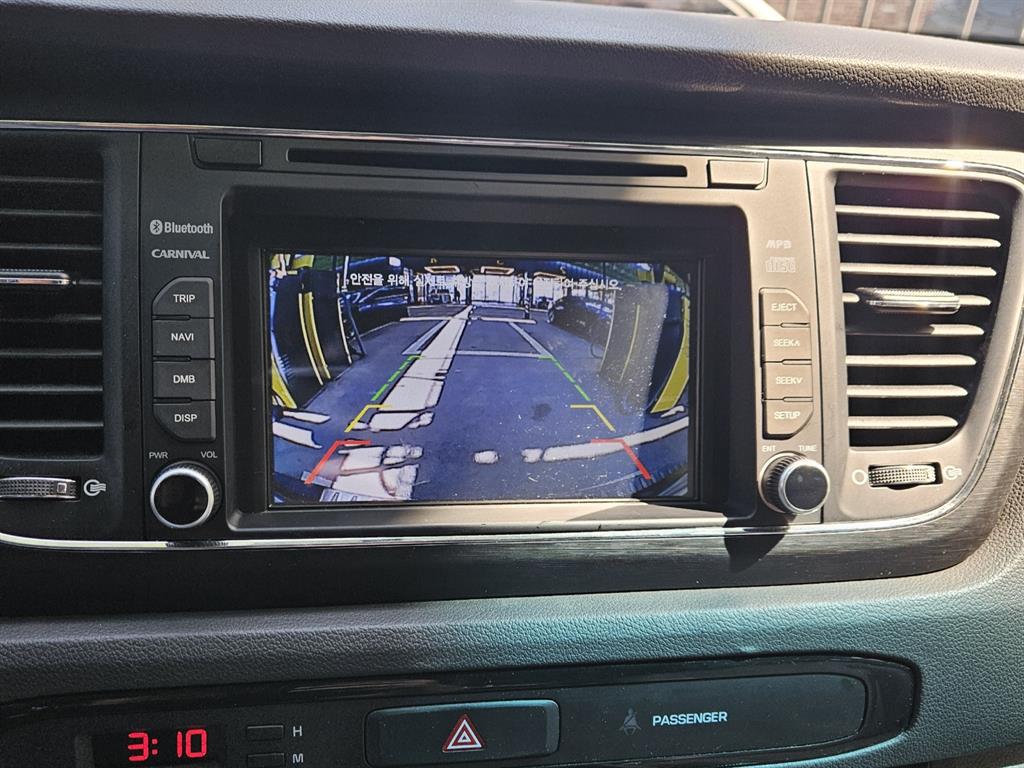 KIA Carnival - Vista 9