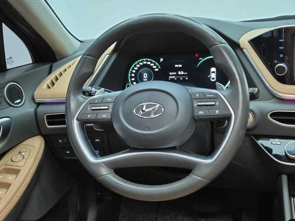 HYUNDAI Sonata - Vista 11
