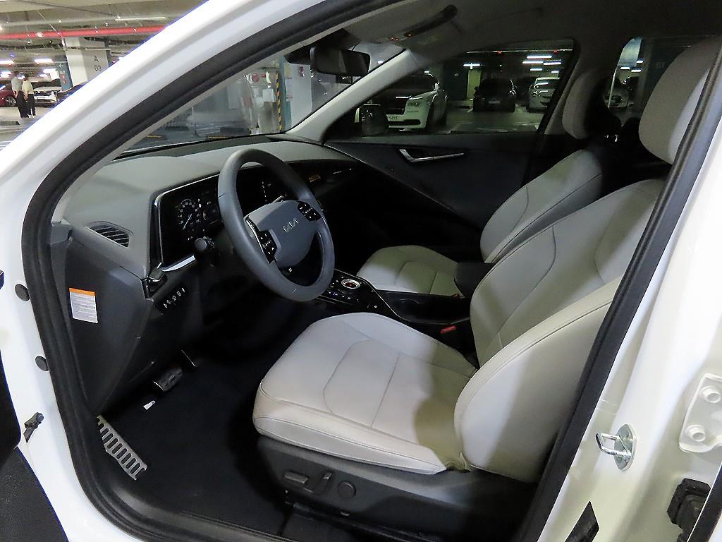 KIA Niro - Vista 8