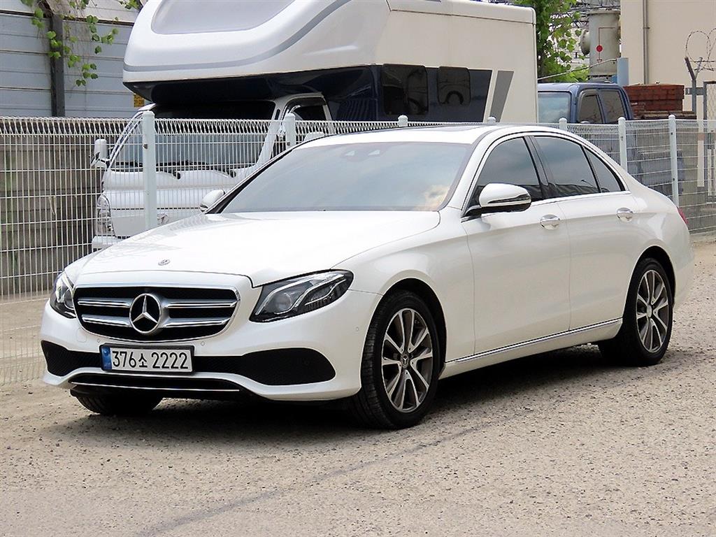 Mercedes Benz E class - Vista 2