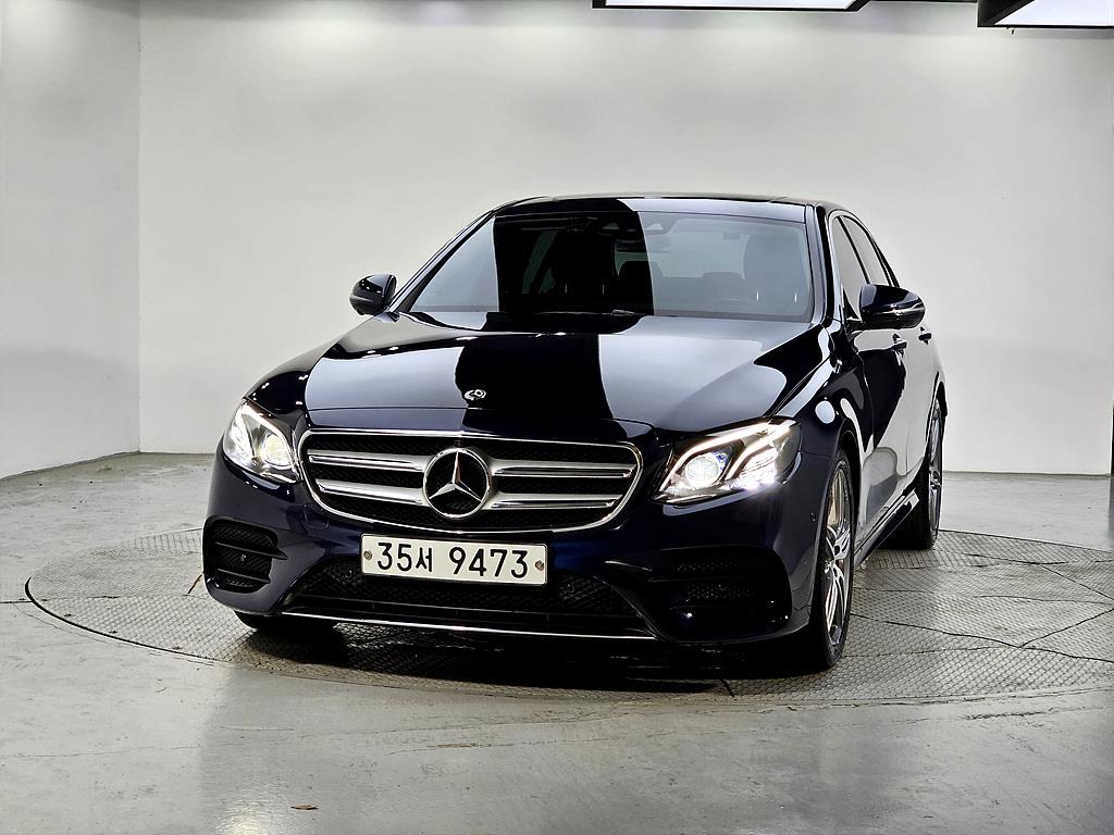 Mercedes Benz E class - Vista 2