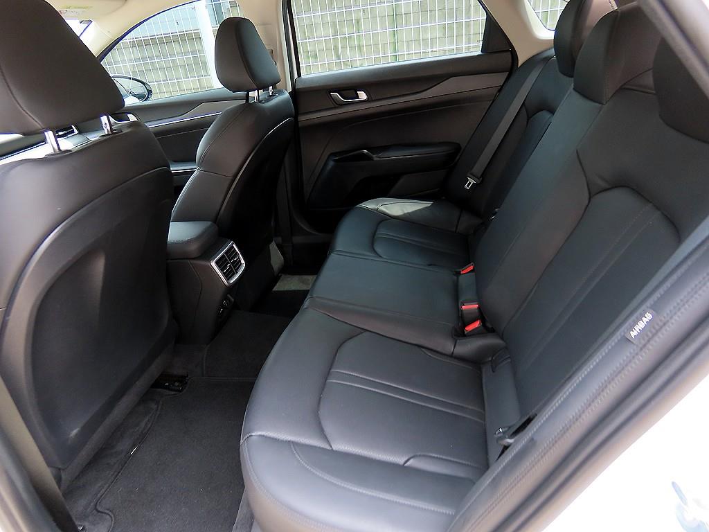 KIA K5 - Vista 6
