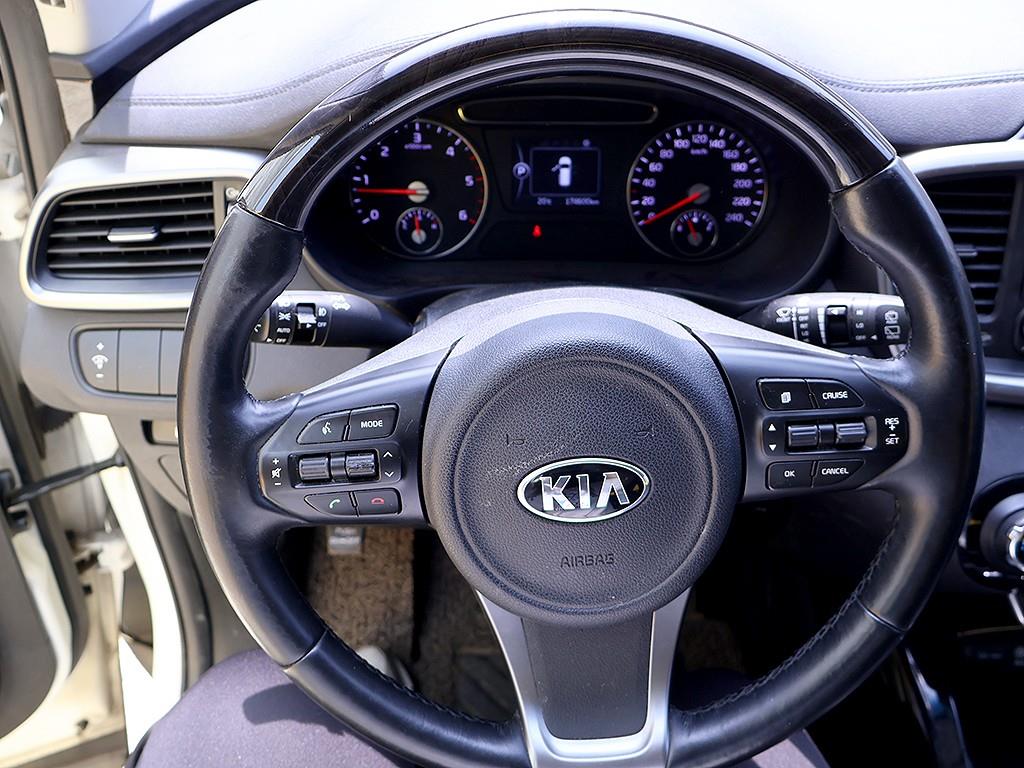 KIA Sorento - Vista 10
