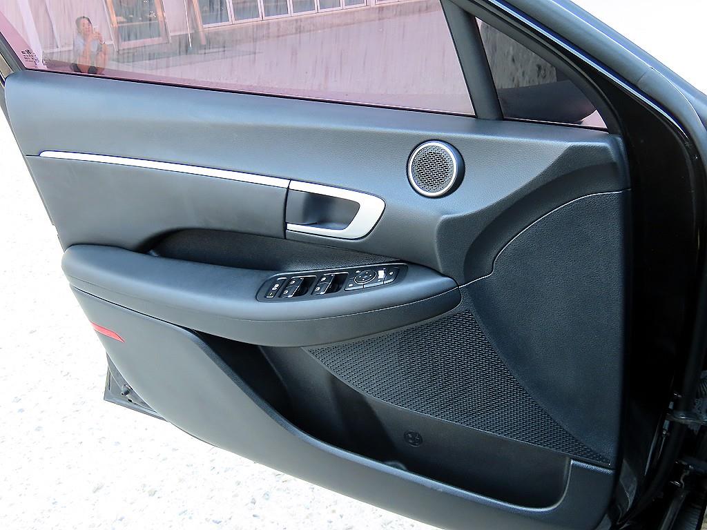 HYUNDAI Sonata - Vista 11