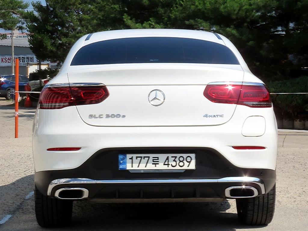 Mercedes Benz GLC Class - Vista 4