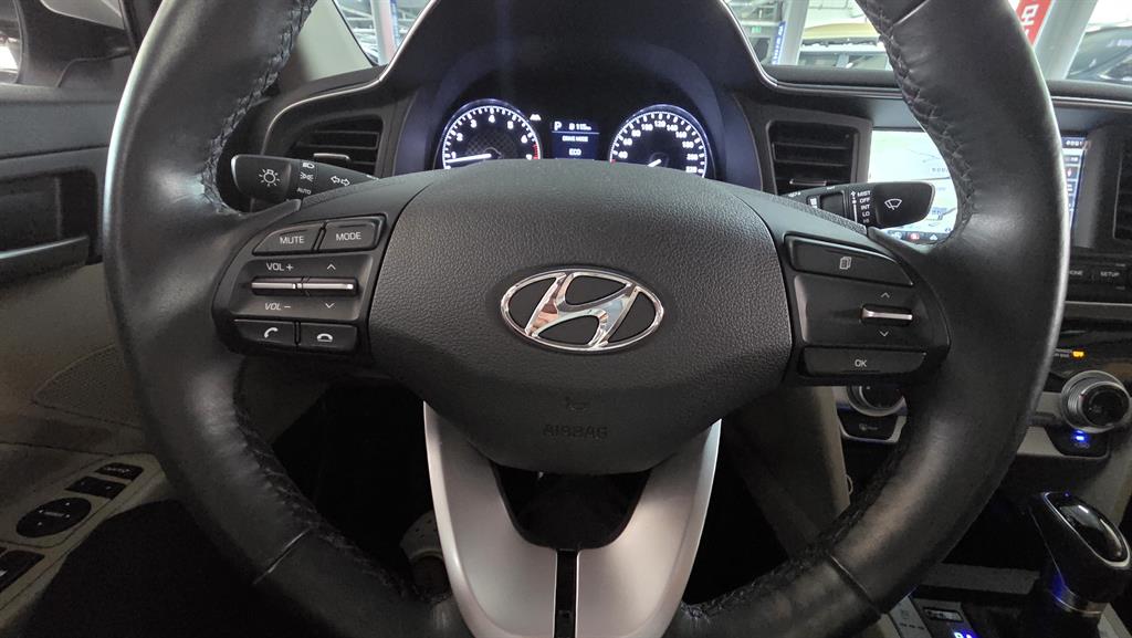 HYUNDAI Avante - Vista 12