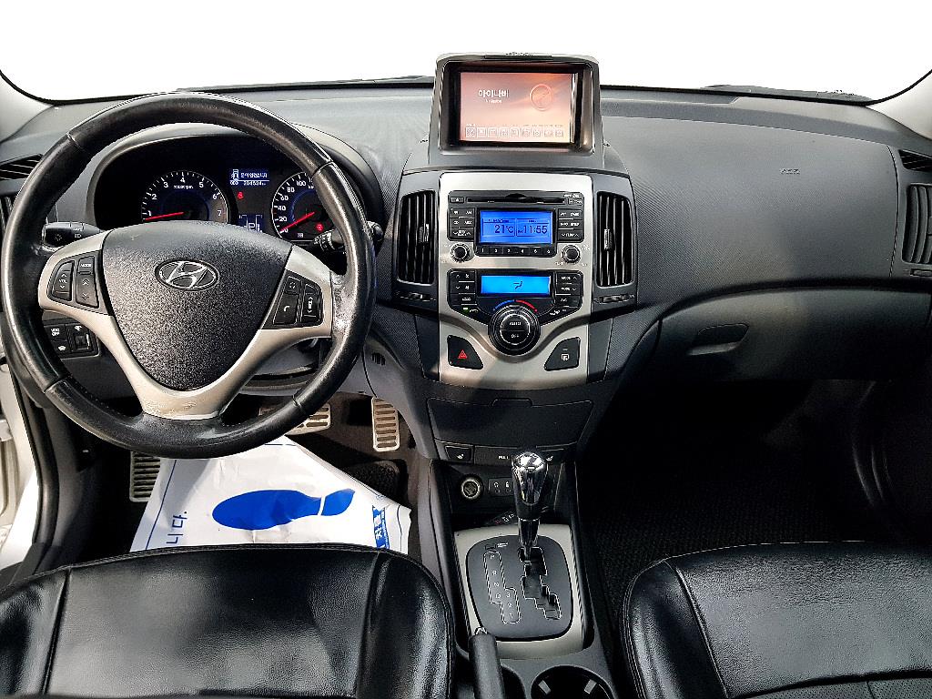 HYUNDAI i30 - Vista 7