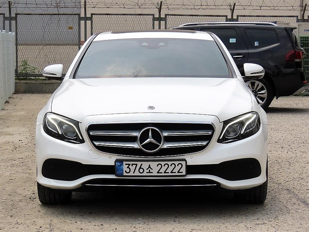 Mercedes Benz E class 2019 Blanco - Importación desde Corea - HF Imports Iquique - Foto 1