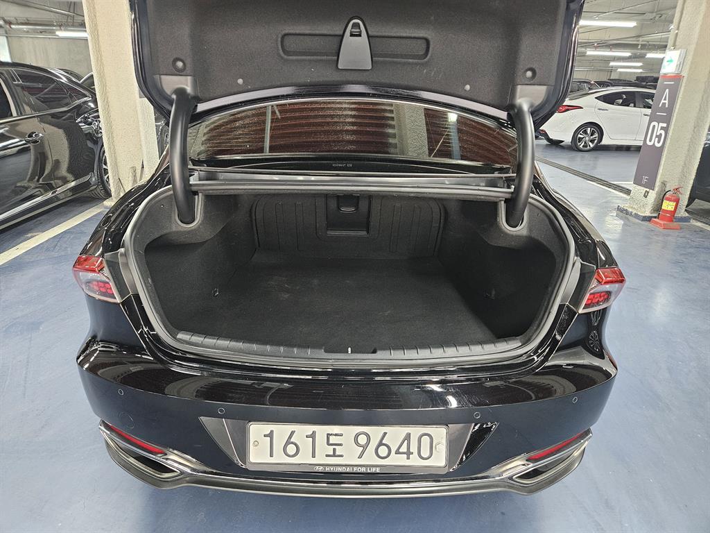 HYUNDAI Grandeur - Vista 5
