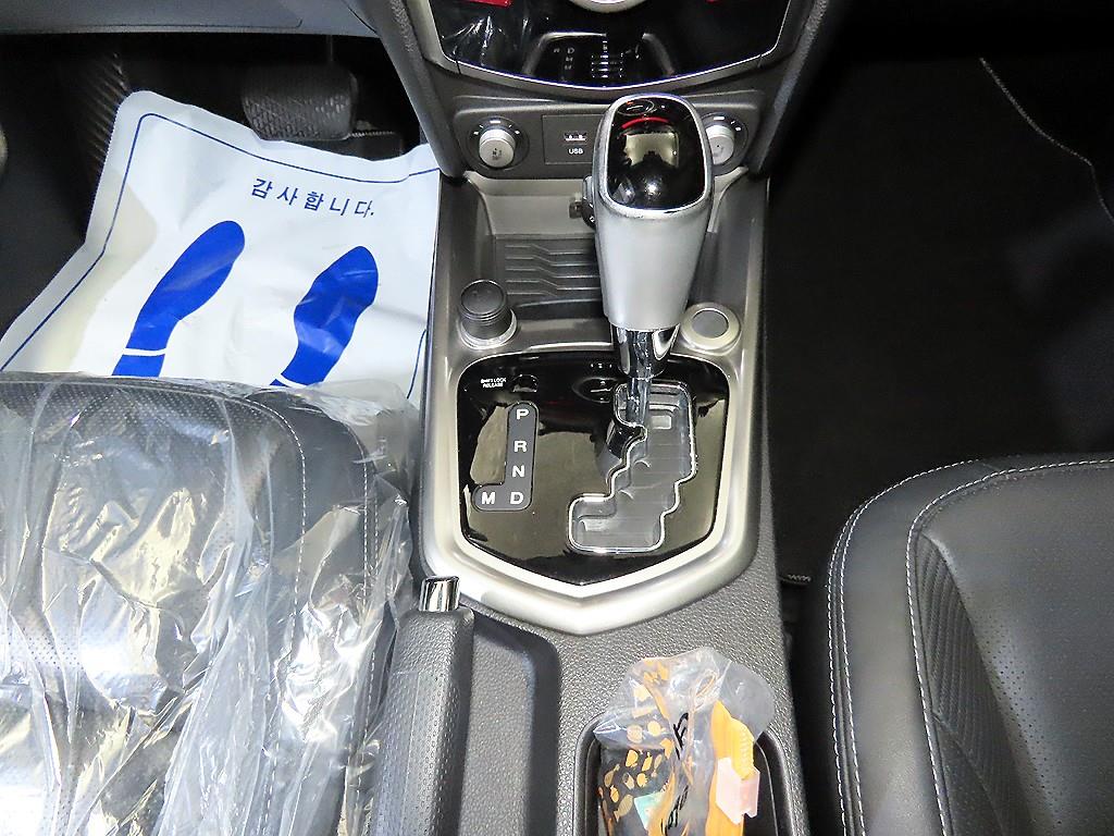 Ssangyong Tivoli - Vista 12