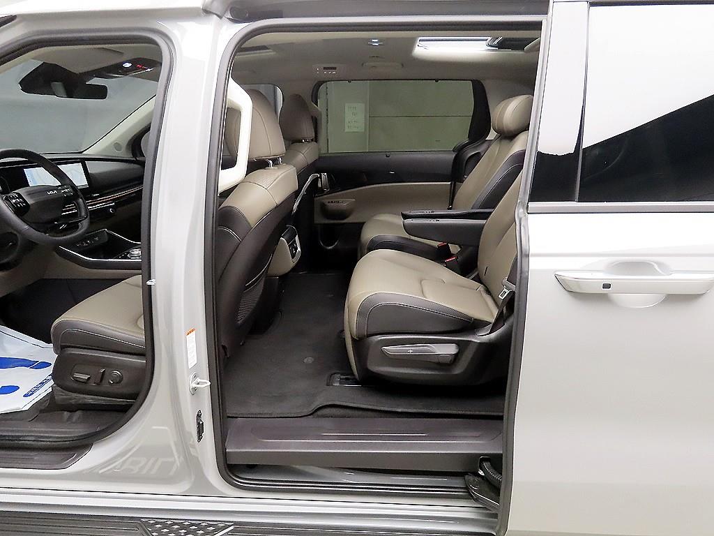 KIA Carnival - Vista 6