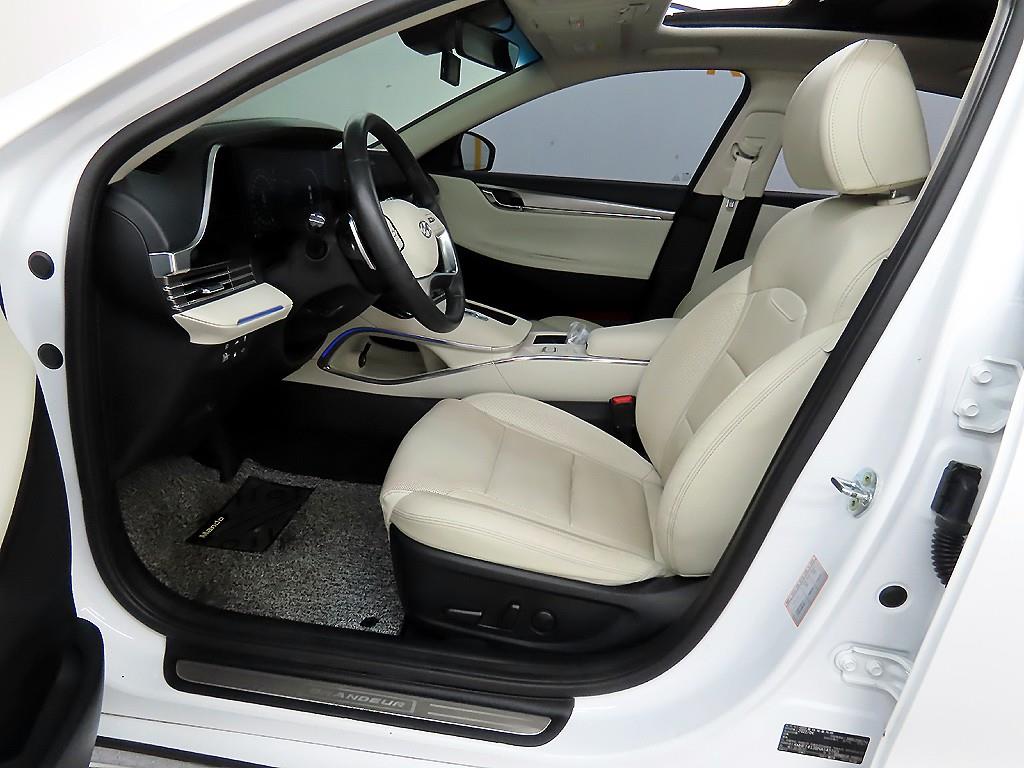 HYUNDAI Grandeur - Vista 5