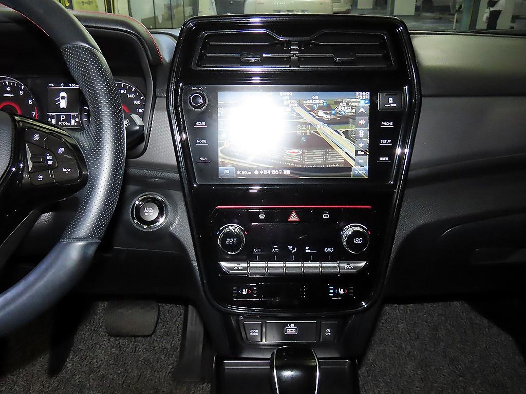Ssangyong Tivoli - Vista 11